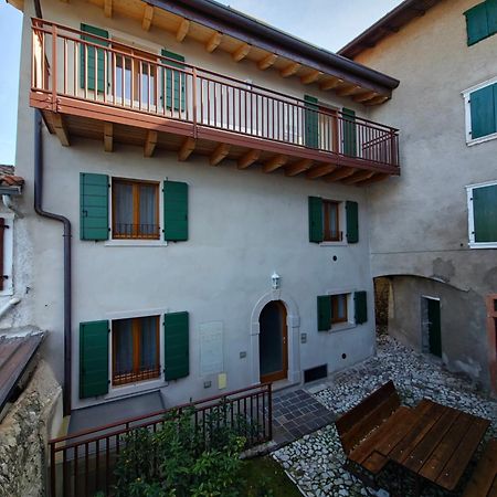 Casa Antico Borgo - Appartamento 1 Assenza di Brenzone Kültér fotó