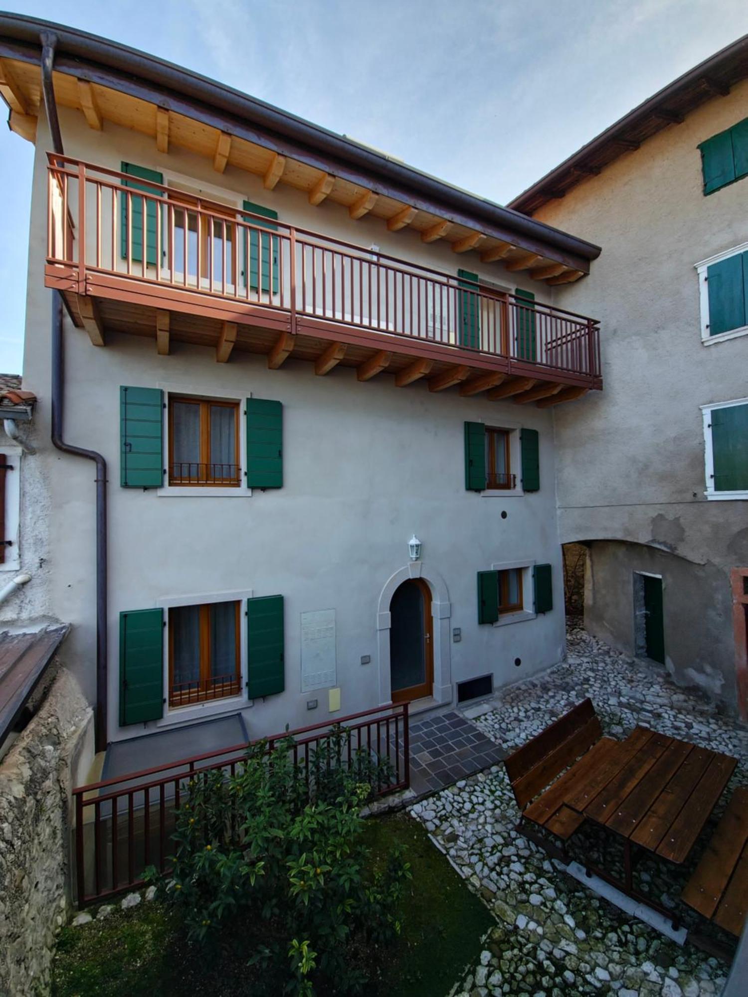 Casa Antico Borgo - Appartamento 1 Assenza di Brenzone Kültér fotó